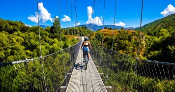 Southern Discovery Bridge Queenstown Arrowtown Gibbston Valley Going Blue bike ride2